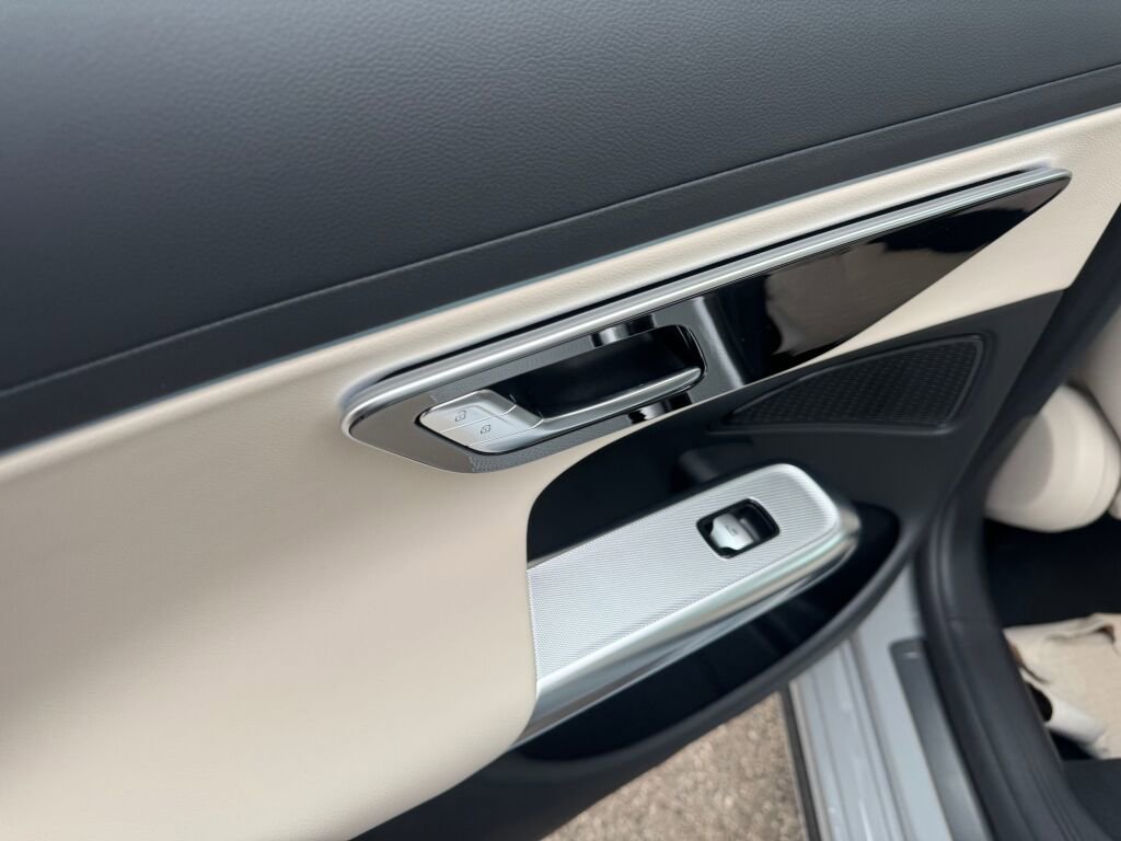 New 2026 Mercedes-Benz E 350 4MATIC Sedan image 16