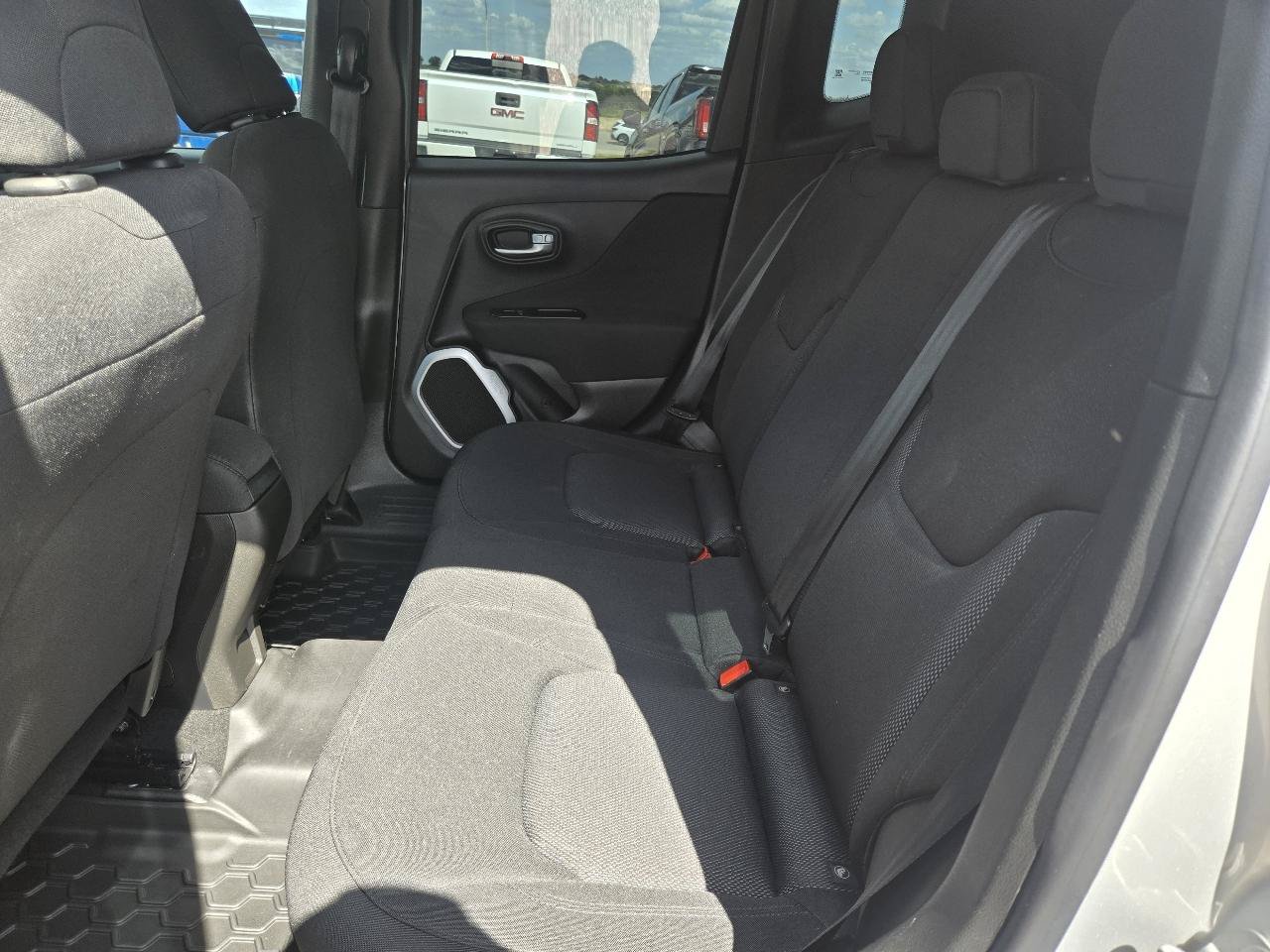 Used 2019 Jeep Renegade Sport w/ Sport Appearance Group AWD/4WD image 16