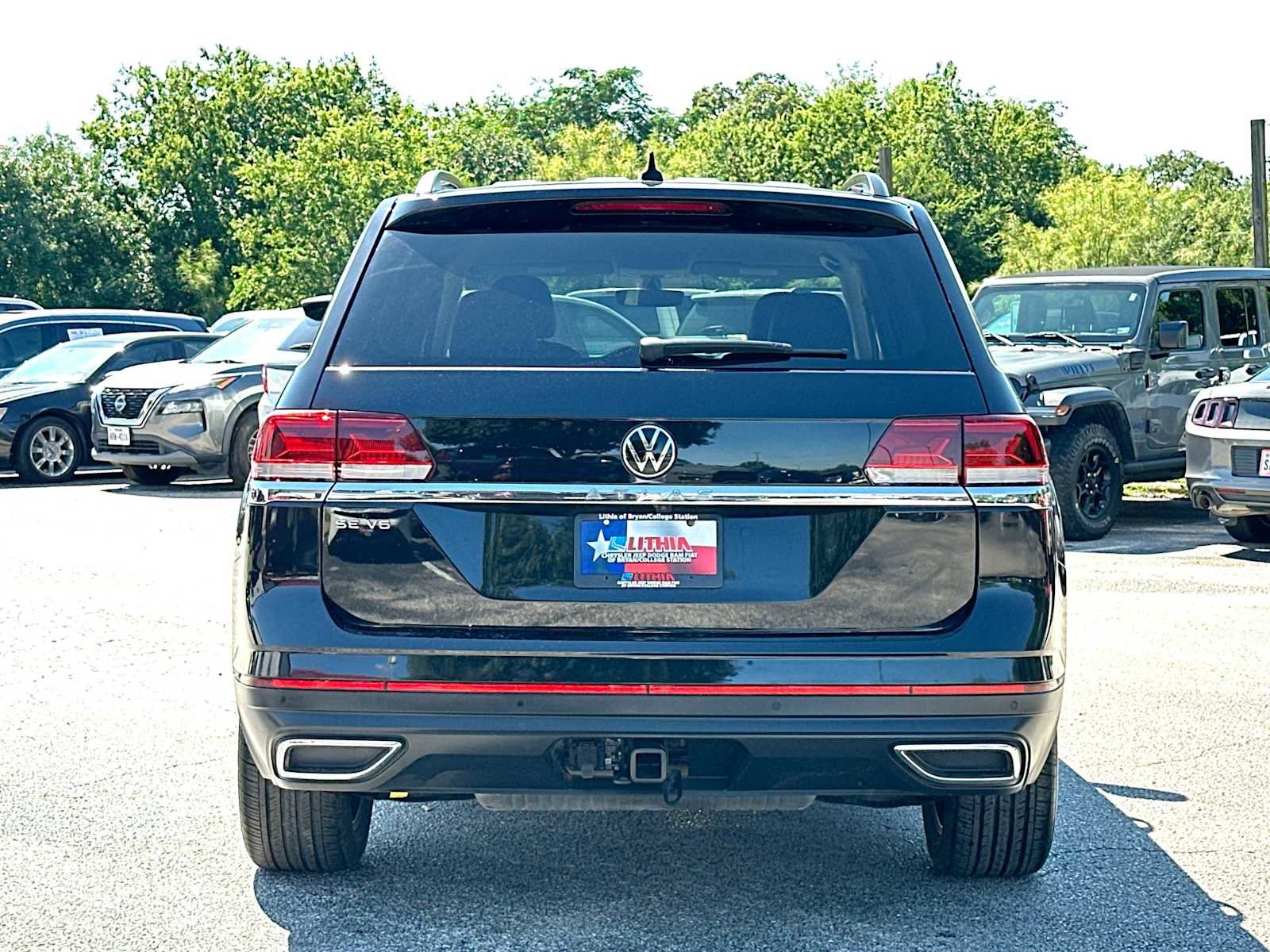 Used 2022 Volkswagen Atlas SE w/ Black Wheel Package FWD image 14