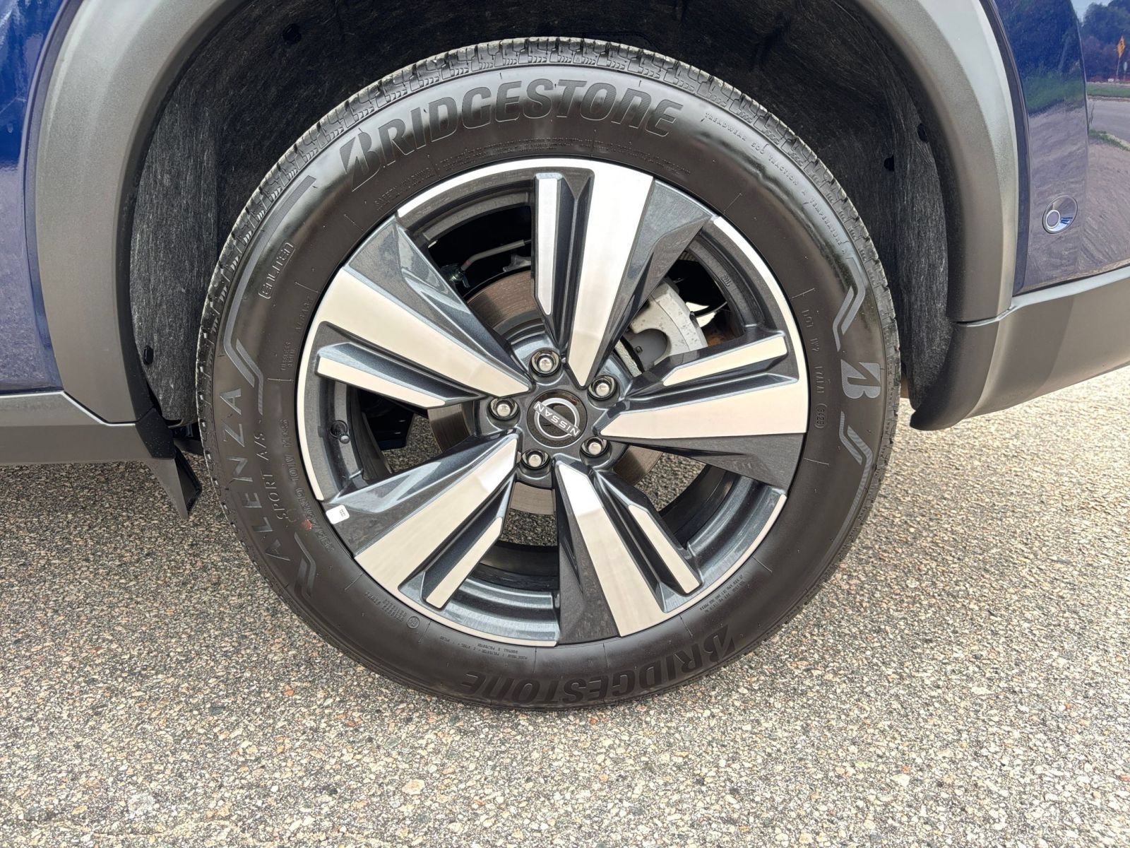 Used 2026 Nissan Rogue SL AWD/4WD image 32