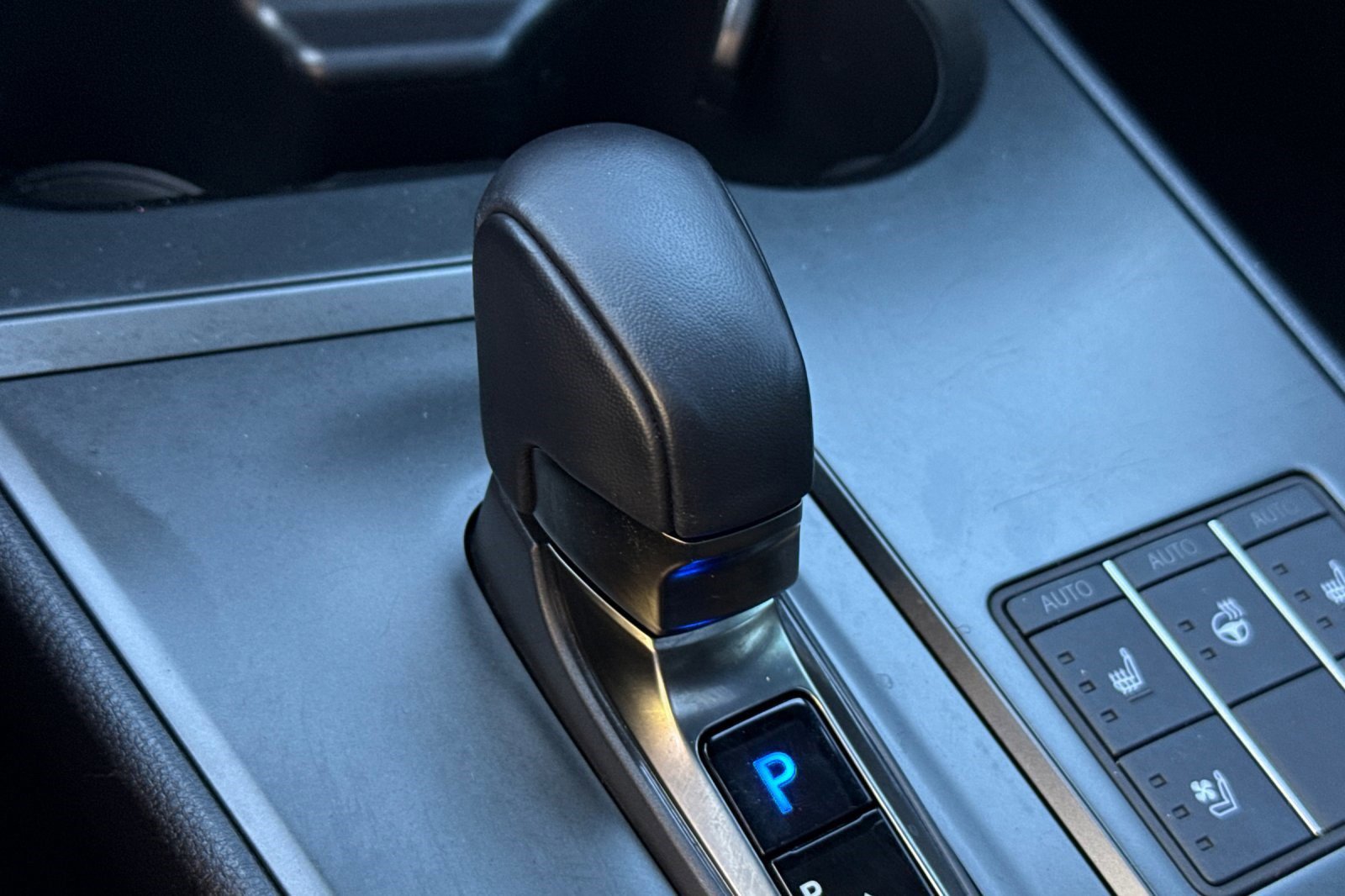 Used 2025 Lexus UX 300h AWD w/ Cold Area Package image 17