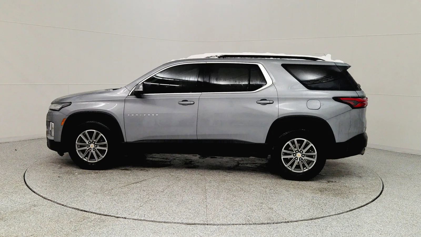 Used 2023 Chevrolet Traverse LT image 4