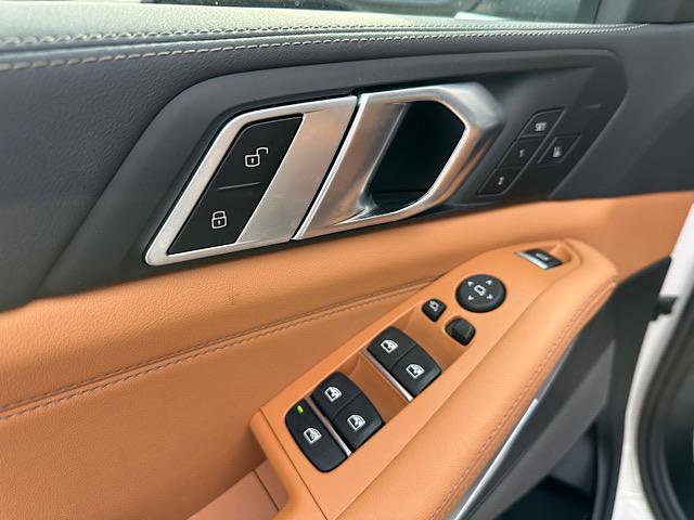 Certified 2025 BMW X5 xDrive40i w/ Premium Package image 17