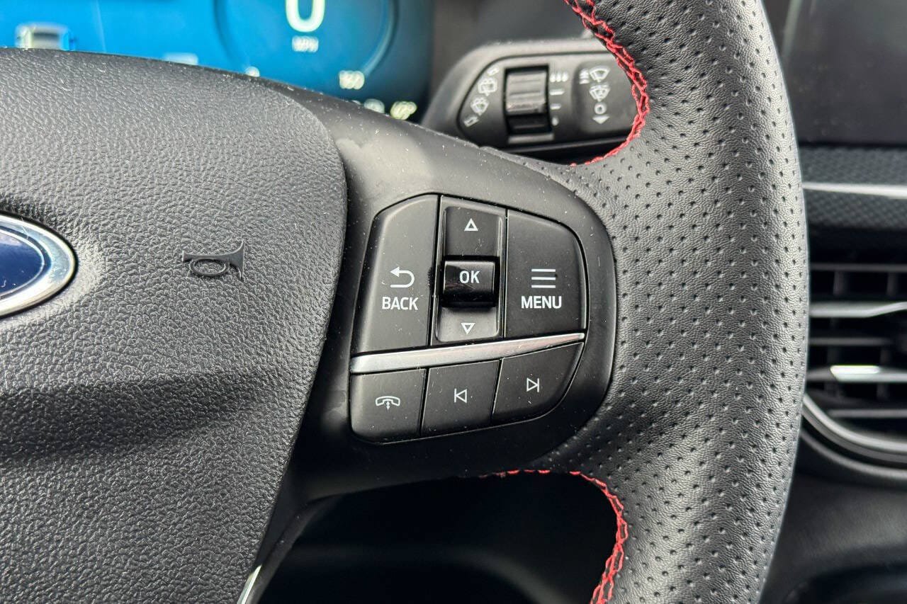 Used 2023 Ford Escape ST-Line Elite w/ Premium Technology Package AWD/4WD image 32
