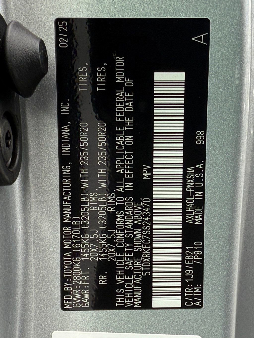 Used 2025 Toyota Sienna XSE image 38