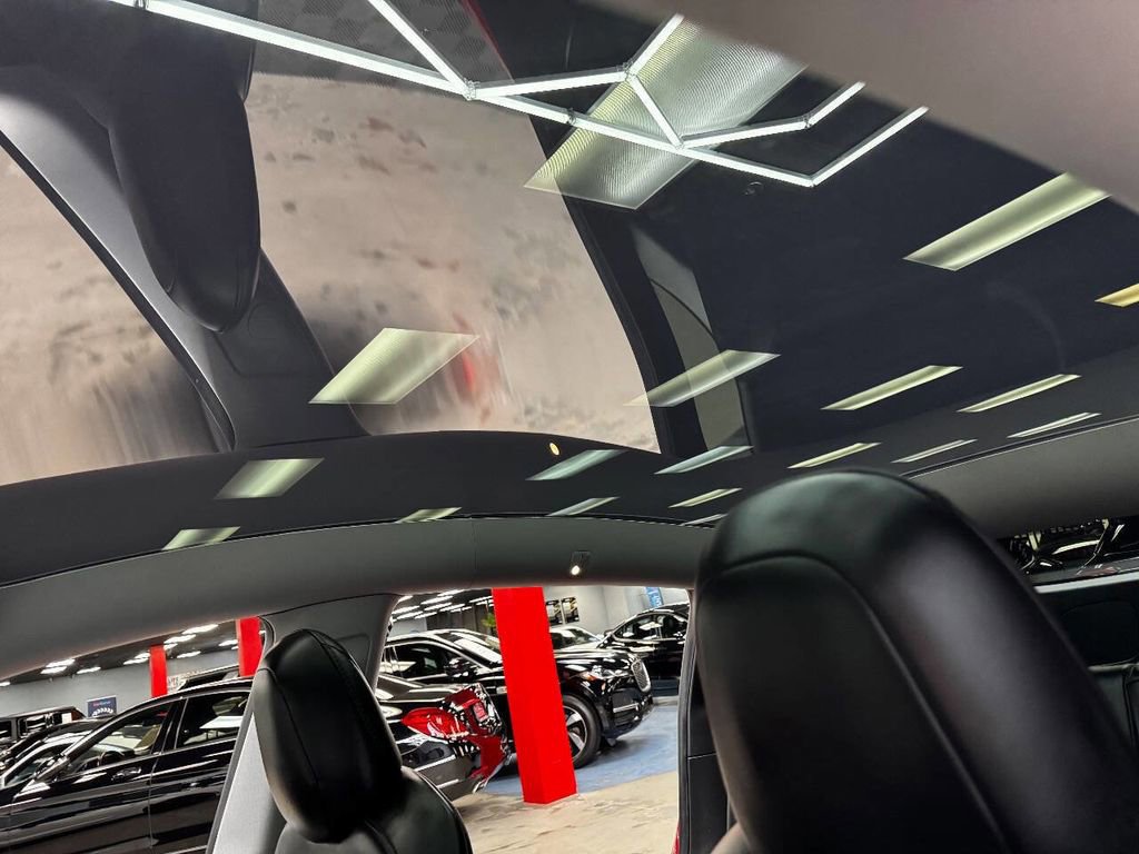 Used 2021 Tesla Model Y Long Range image 35