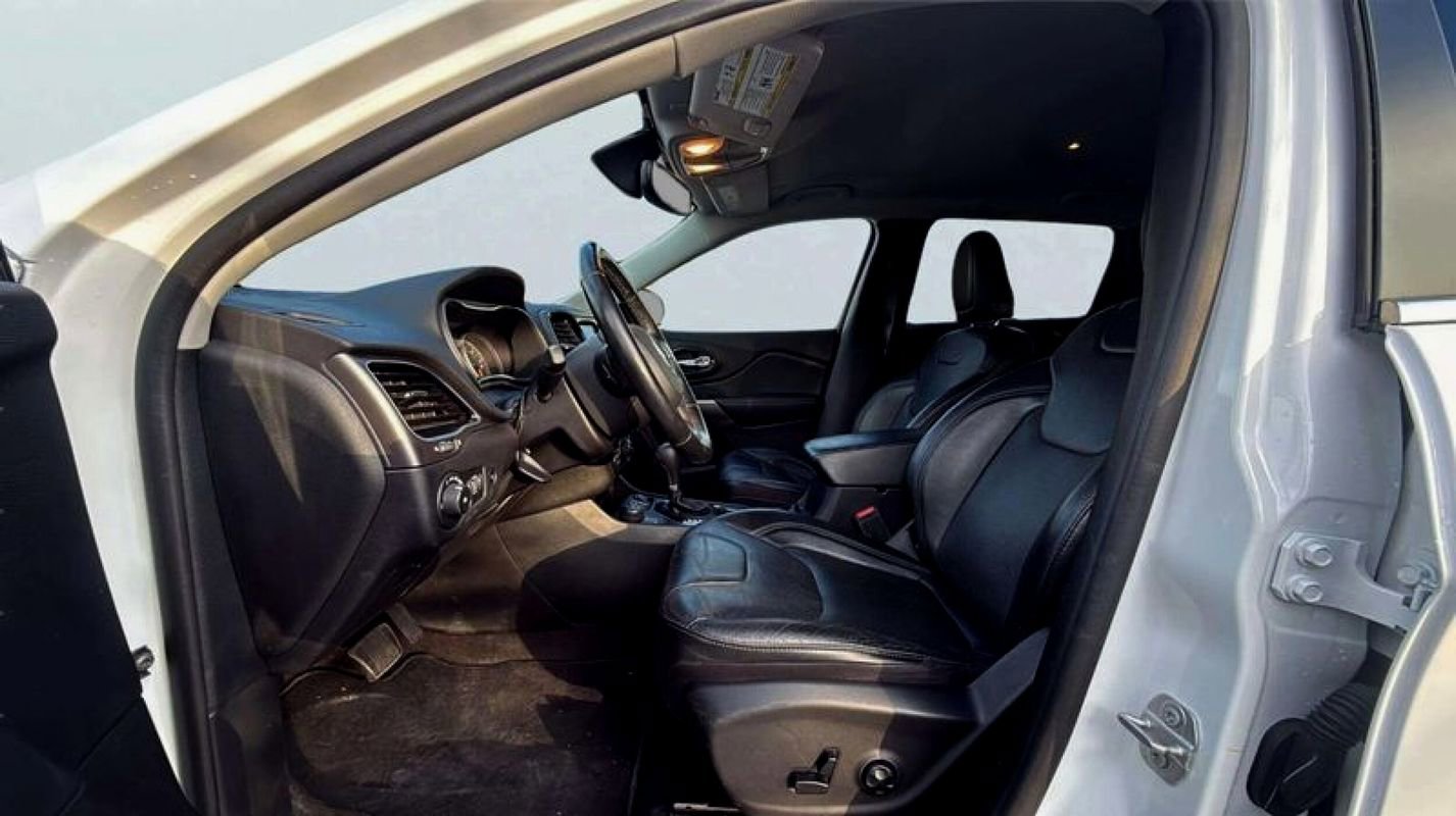 Used 2020 Jeep Cherokee Limited image 14