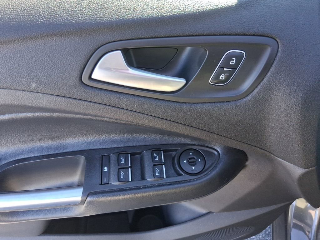 Used 2019 Ford Escape SE image 9