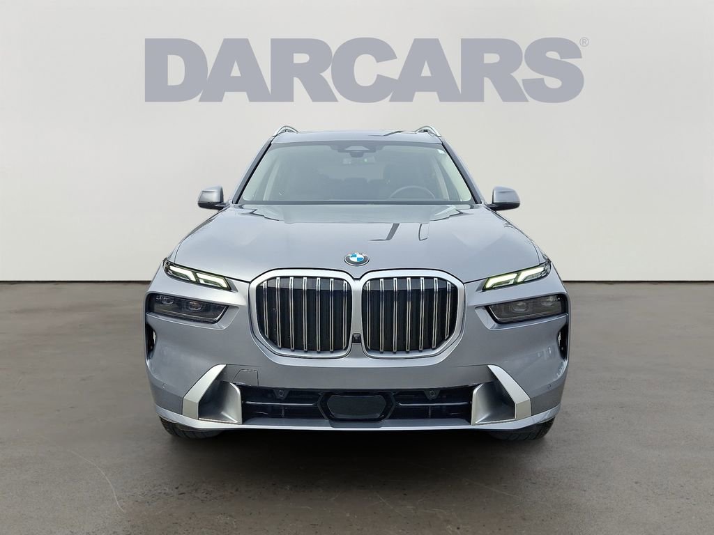Used 2025 BMW X7 xDrive40i AWD/4WD image 2