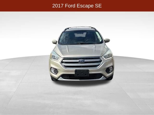 Used 2017 Ford Escape SE w/ Equipment Group 201A AWD/4WD image 2