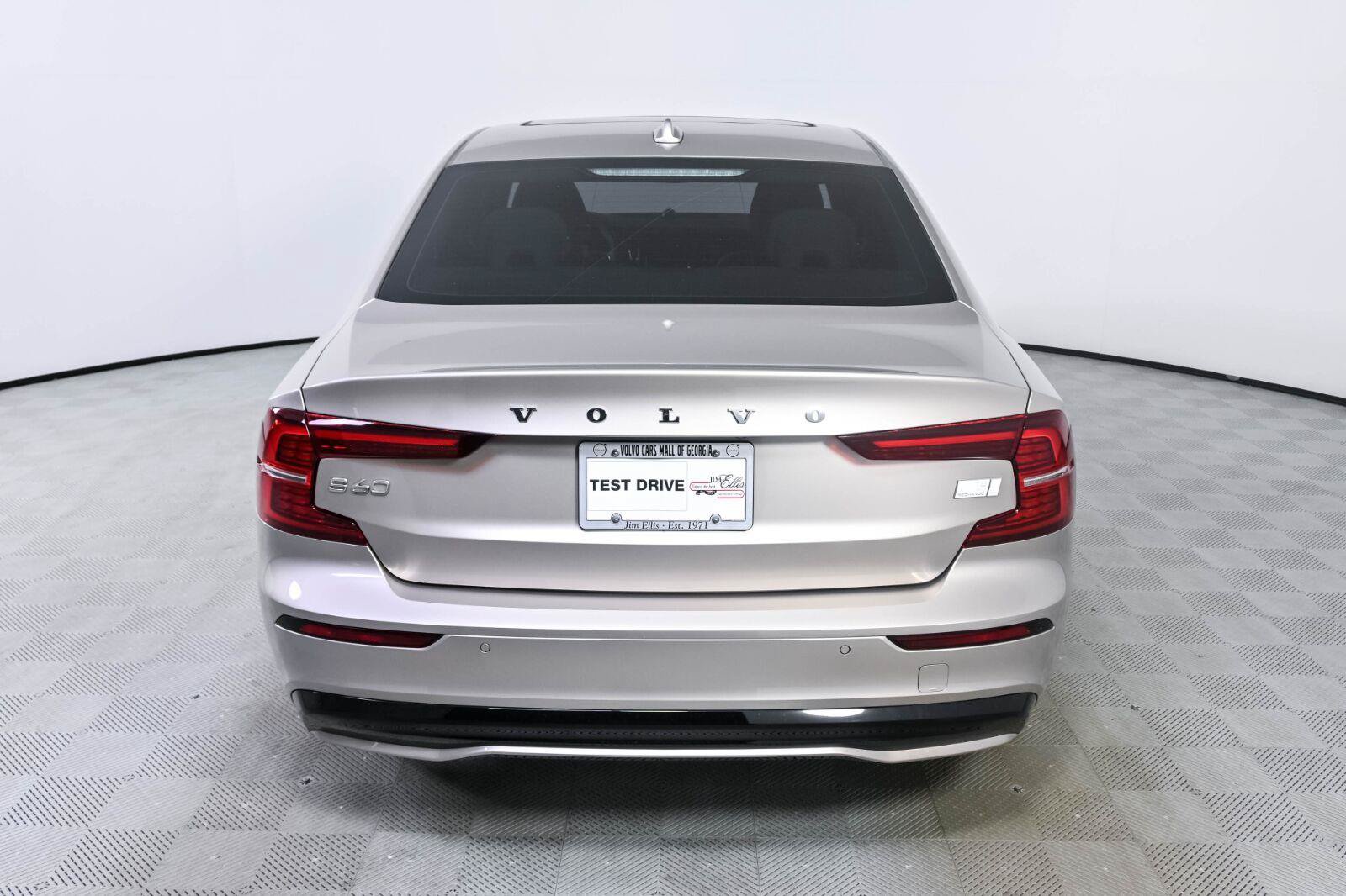 Certified 2024 Volvo S60 T8 Ultimate w/ Climate Package AWD/4WD image 28