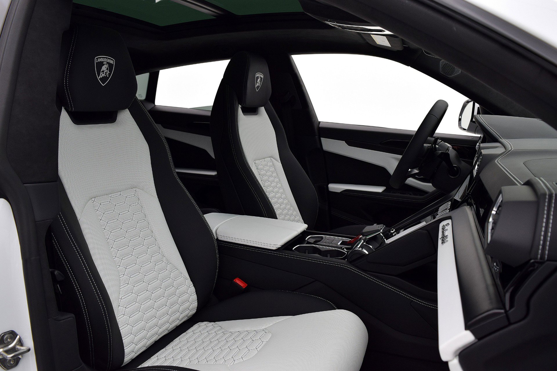 Used 2021 Lamborghini Urus image 31