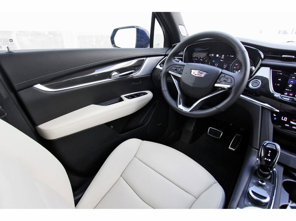 New 2025 Cadillac XT6 Sport w/ Technology Package image 8