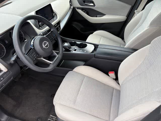Used 2023 Nissan Rogue SV FWD image 9