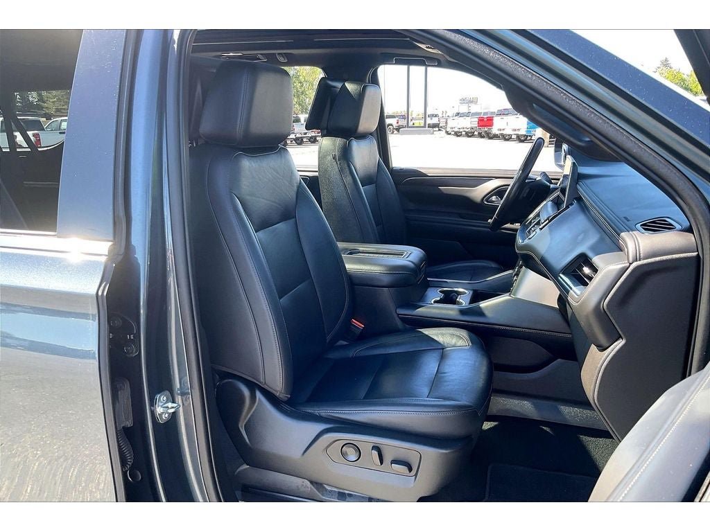 Used 2021 Chevrolet Suburban LT w/ LT Signature Plus Package AWD/4WD image 8