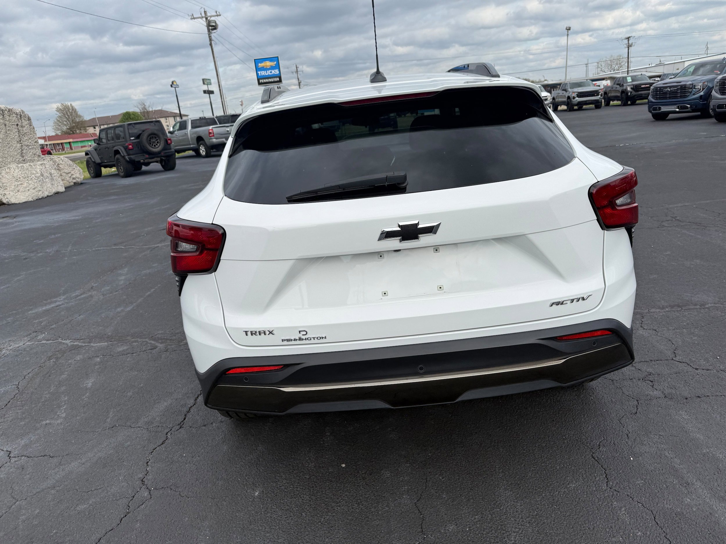 Used 2025 Chevrolet Trax ACTIV w/ Sunroof Package FWD image 6