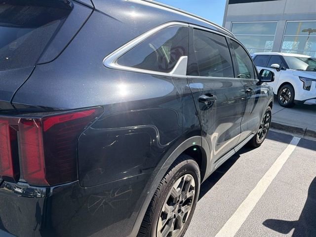 Certified 2025 Kia Sorento S w/ Panoramic Sunroof Package image 5