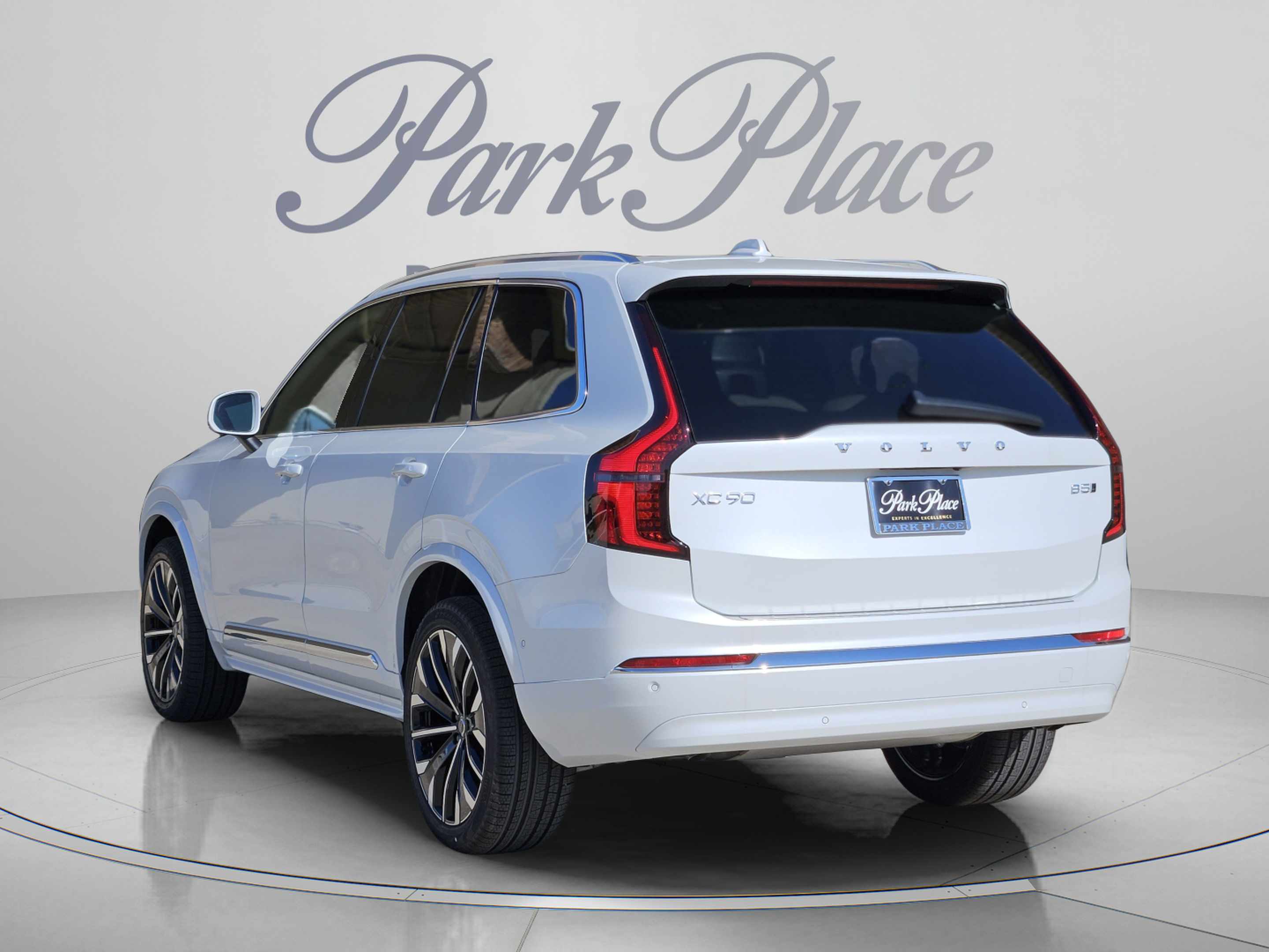 New 2026 Volvo XC90 B5 Plus w/ Protection Package Premier AWD/4WD image 3