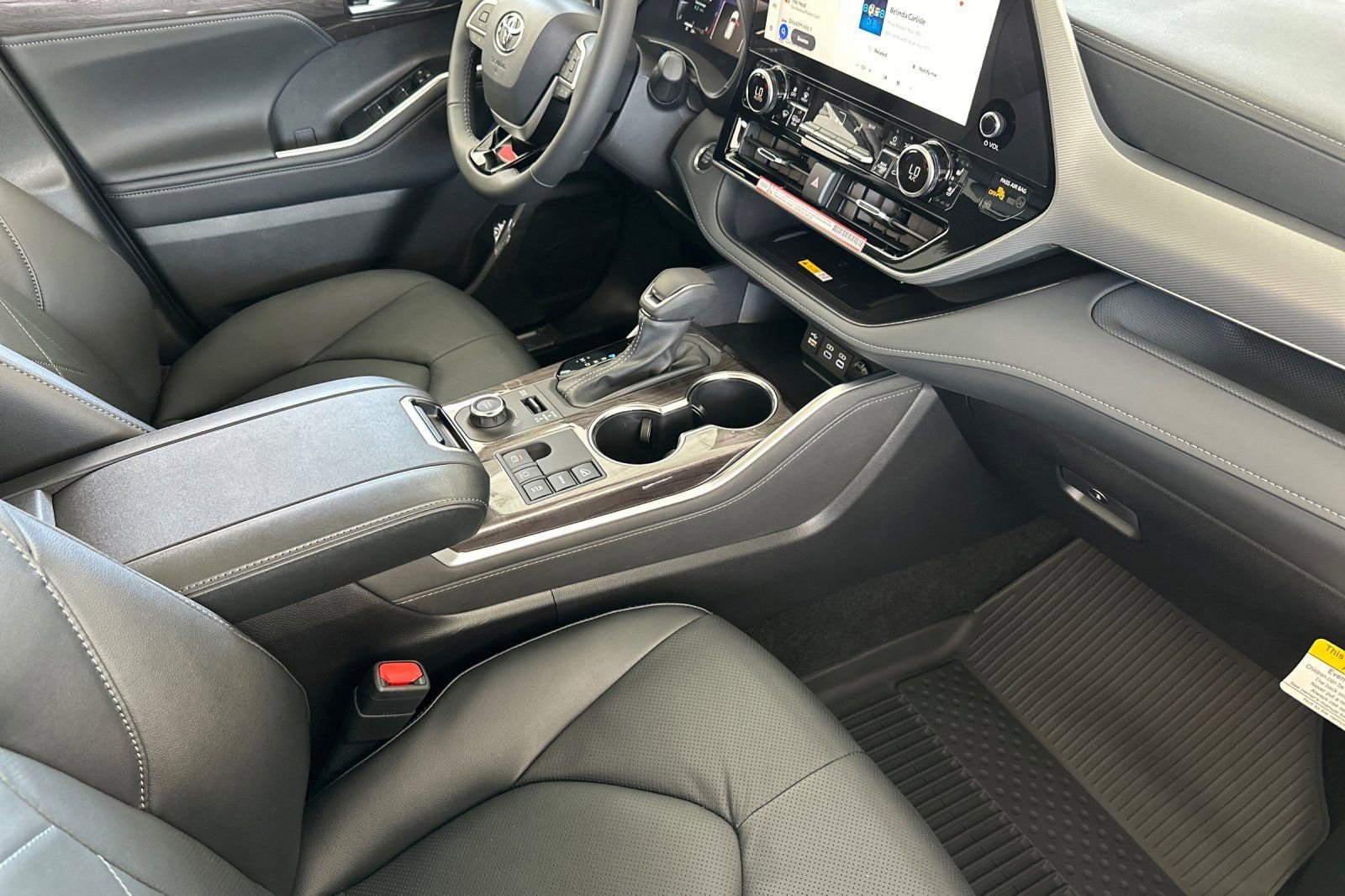 New 2025 Toyota Highlander Platinum AWD/4WD image 19