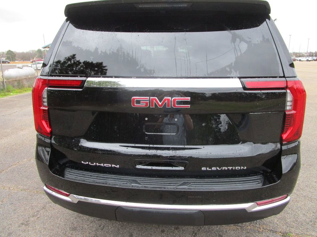 New 2026 GMC Yukon Elevation image 8