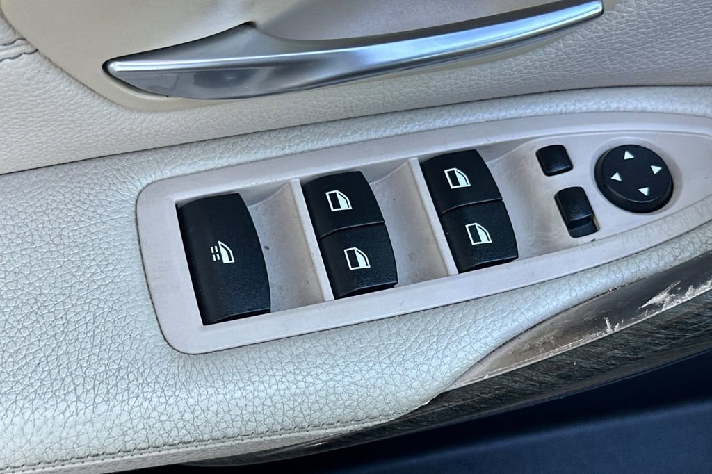 Used 2015 BMW 428i Convertible image 11