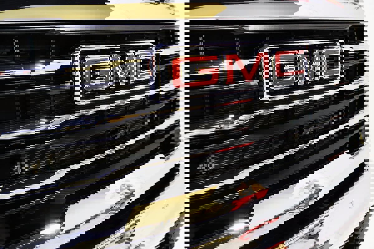 Used 2025 GMC Sierra 3500 SLT w/ SLT Premium Package image 34