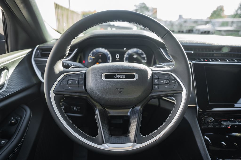 New 2025 Jeep Grand Cherokee Laredo X w/ MOPAR Finishing Package image 26