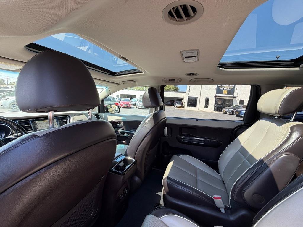 Used 2016 Kia Sedona SX Limited FWD image 33