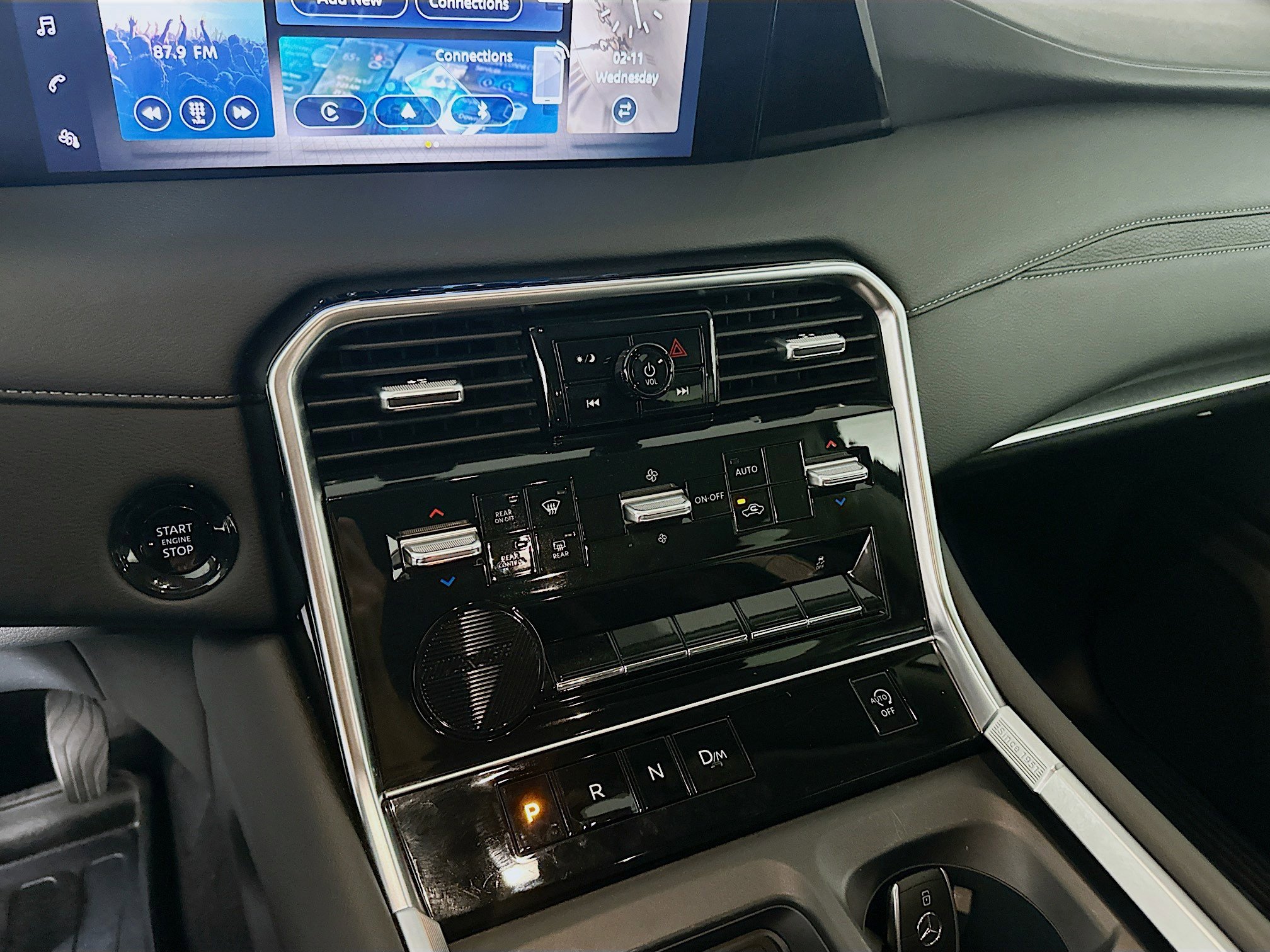 Used 2025 Nissan Armada SV image 23