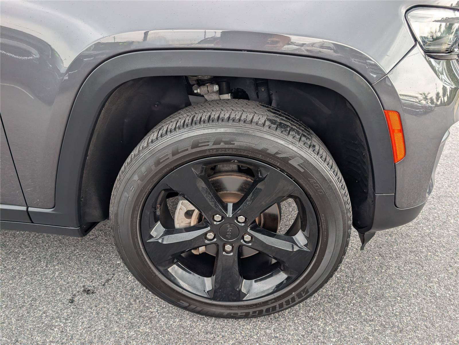 Used 2023 Jeep Grand Cherokee Altitude AWD/4WD image 9