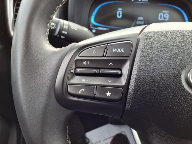 Used 2025 Hyundai Venue SEL image 51