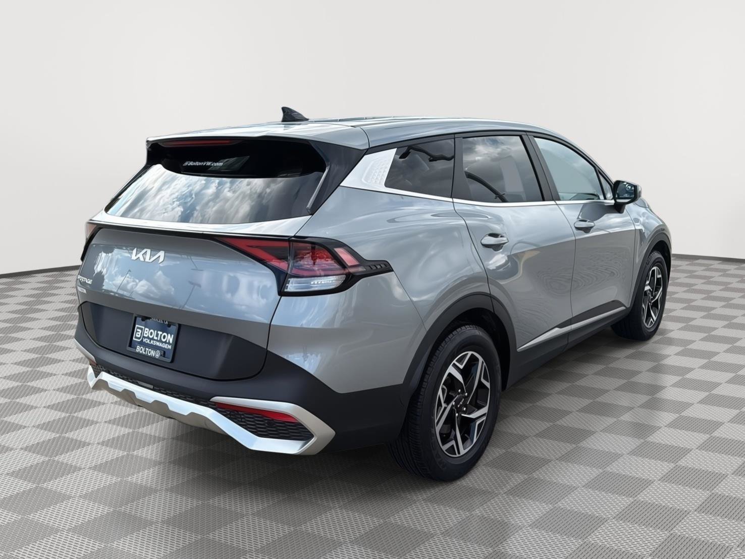 Used 2023 Kia Sportage LX image 5