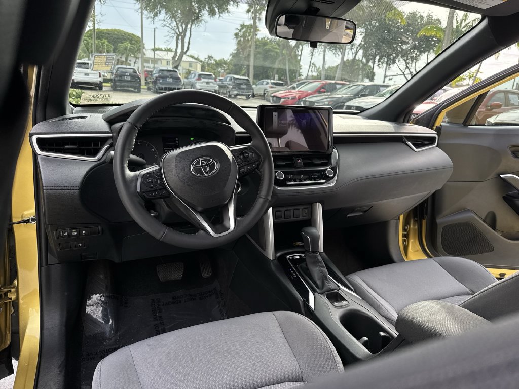 Used 2023 Toyota Corolla Cross AWD Hybrid w/ Moonroof Package image 35