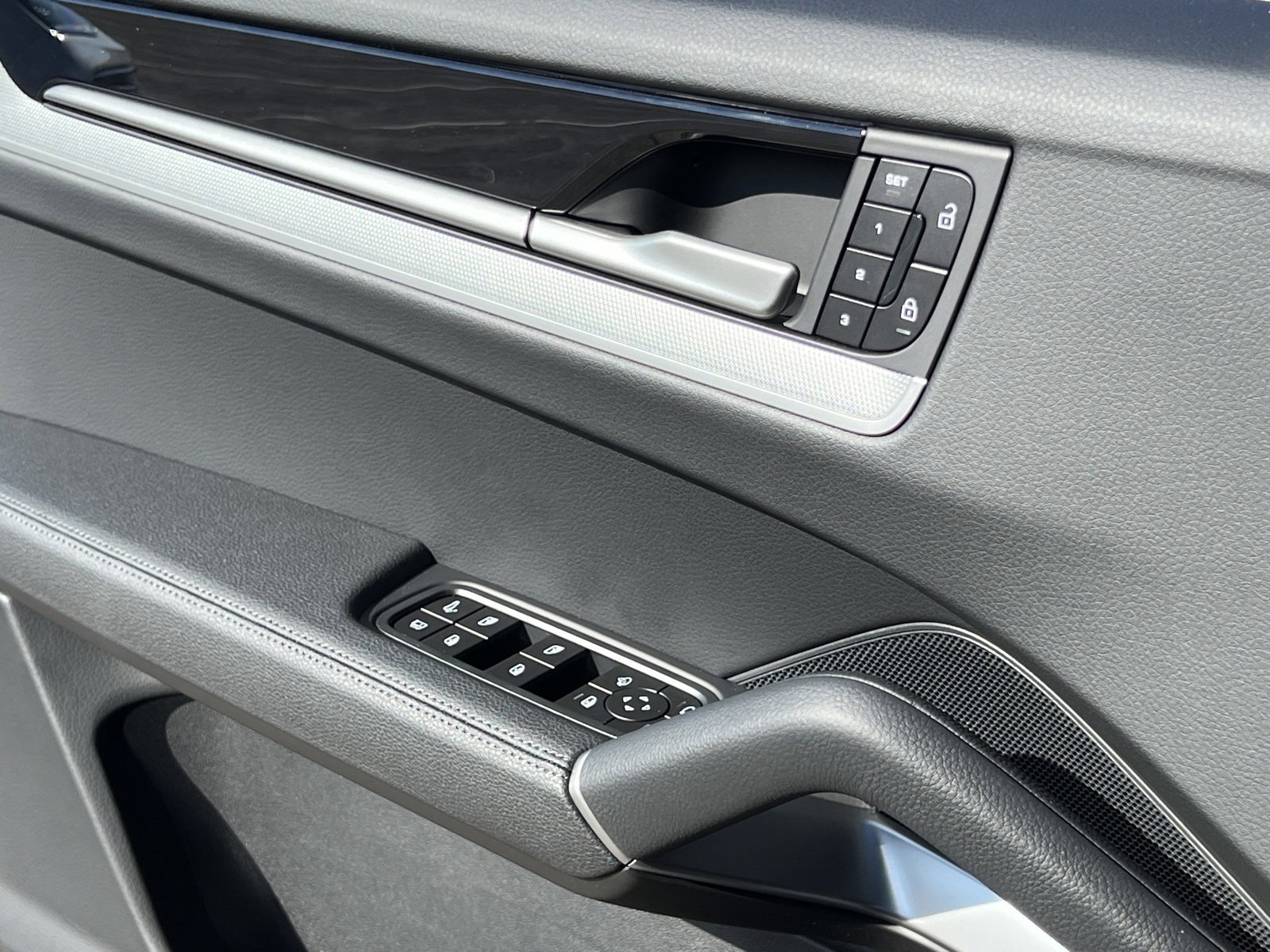New 2026 Porsche Cayenne E-Hybrid image 30