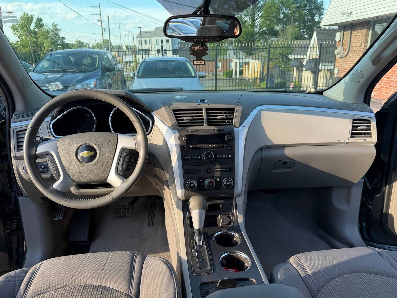 Used 2011 Chevrolet Traverse LS FWD image 24