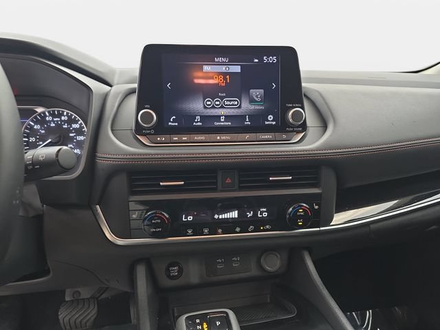 Used 2025 Nissan Rogue SV AWD/4WD image 20