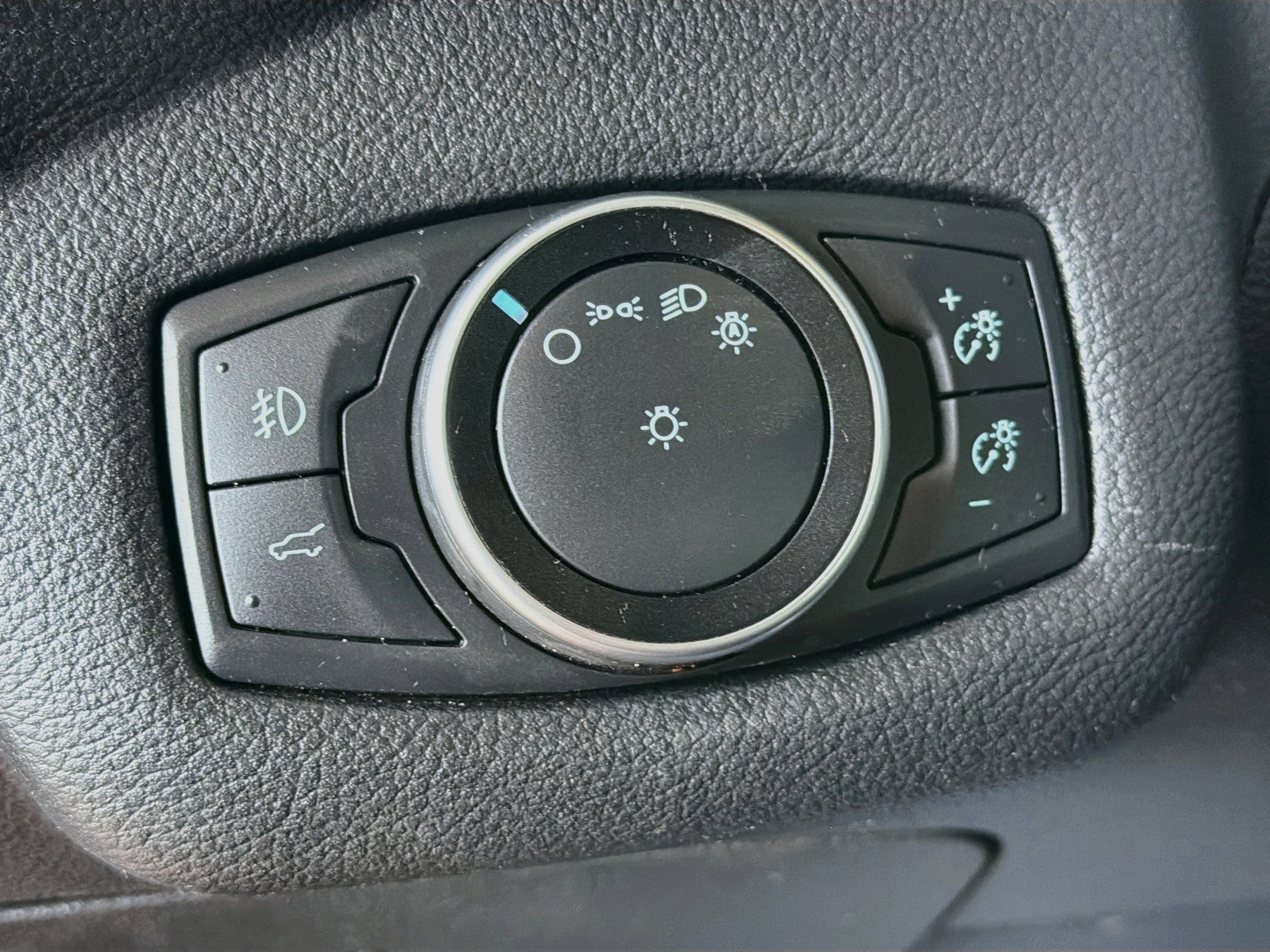 Used 2017 Ford Escape Titanium AWD/4WD image 16