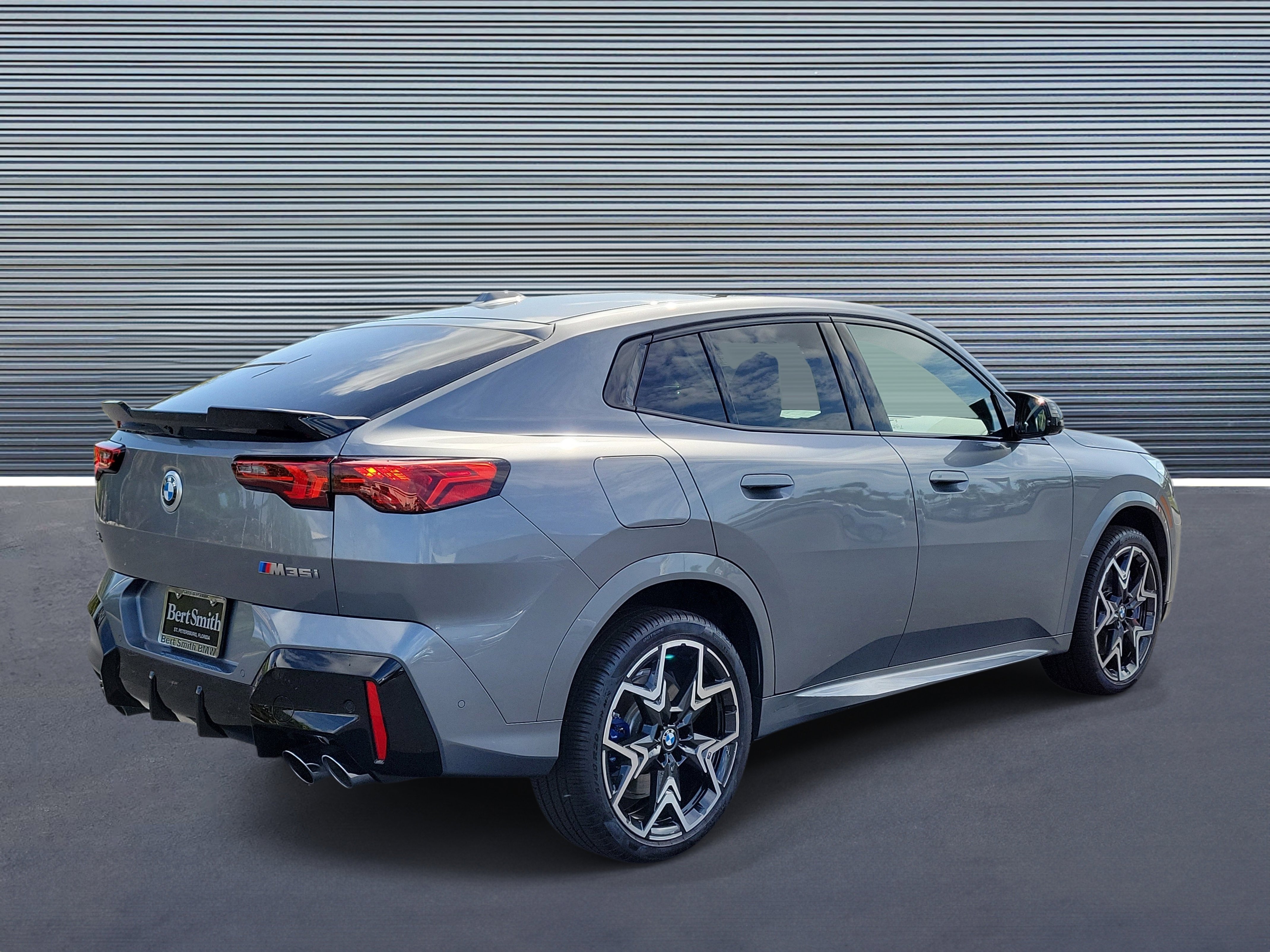 Used 2025 BMW X2 M35i image 3