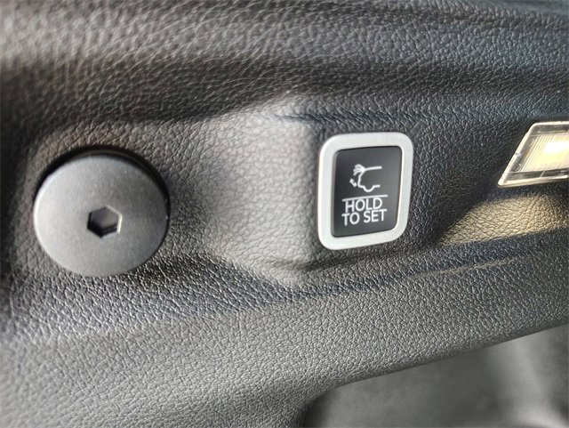 New 2025 Jeep Grand Cherokee L Altitude image 34