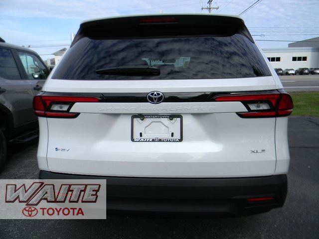 New 2026 Toyota Grand Highlander XLE FWD image 3