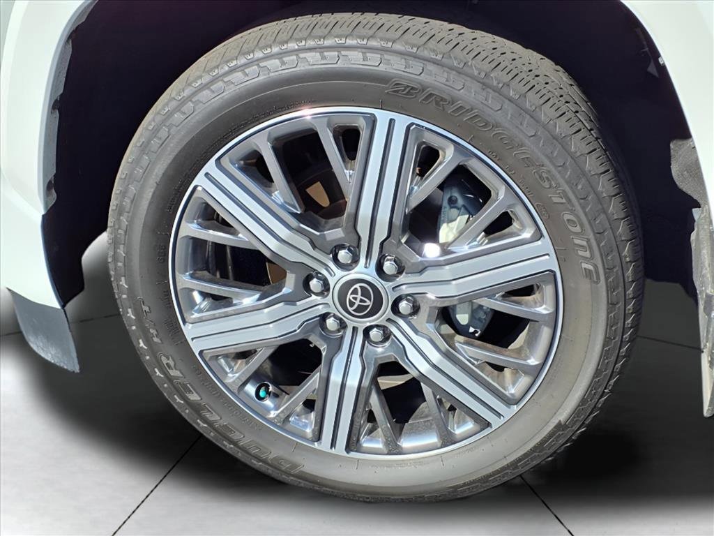 Used 2024 Toyota Sequoia Capstone image 21