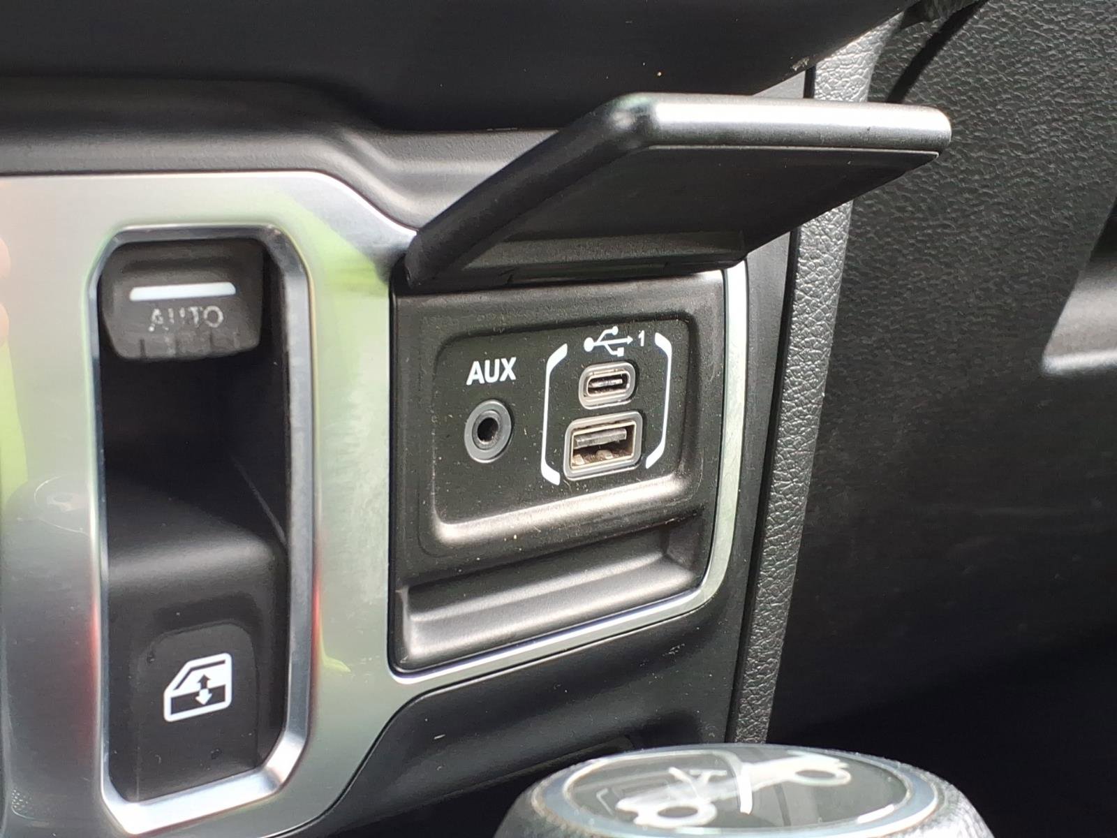 Used 2019 Jeep Wrangler Sport w/ Quick Order Package 24S AWD/4WD image 28