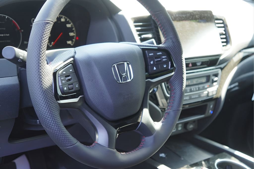 New 2026 Honda Ridgeline Black Edition image 14