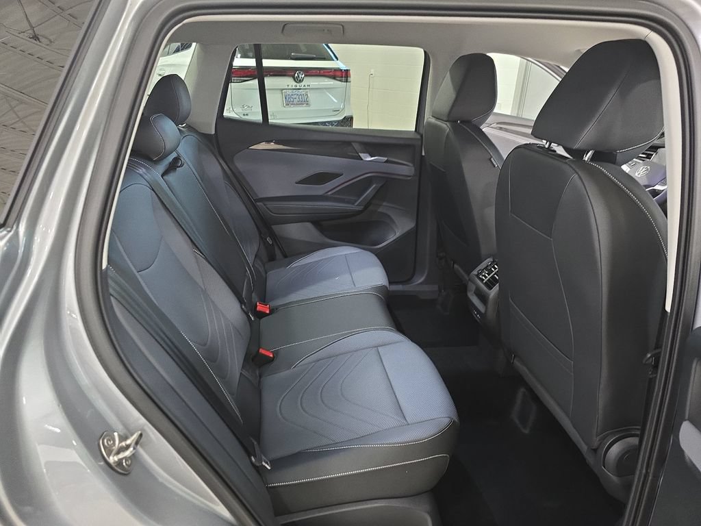 New 2026 Volkswagen Tiguan SE AWD/4WD image 17