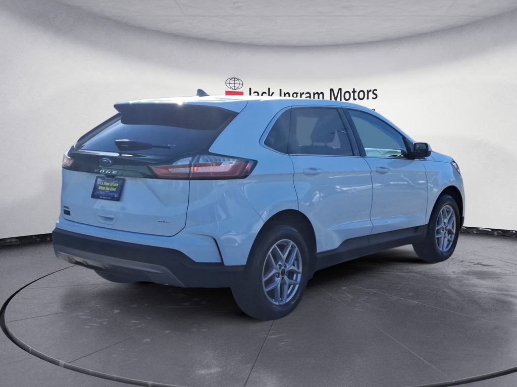 Used 2024 Ford Edge SEL image 5