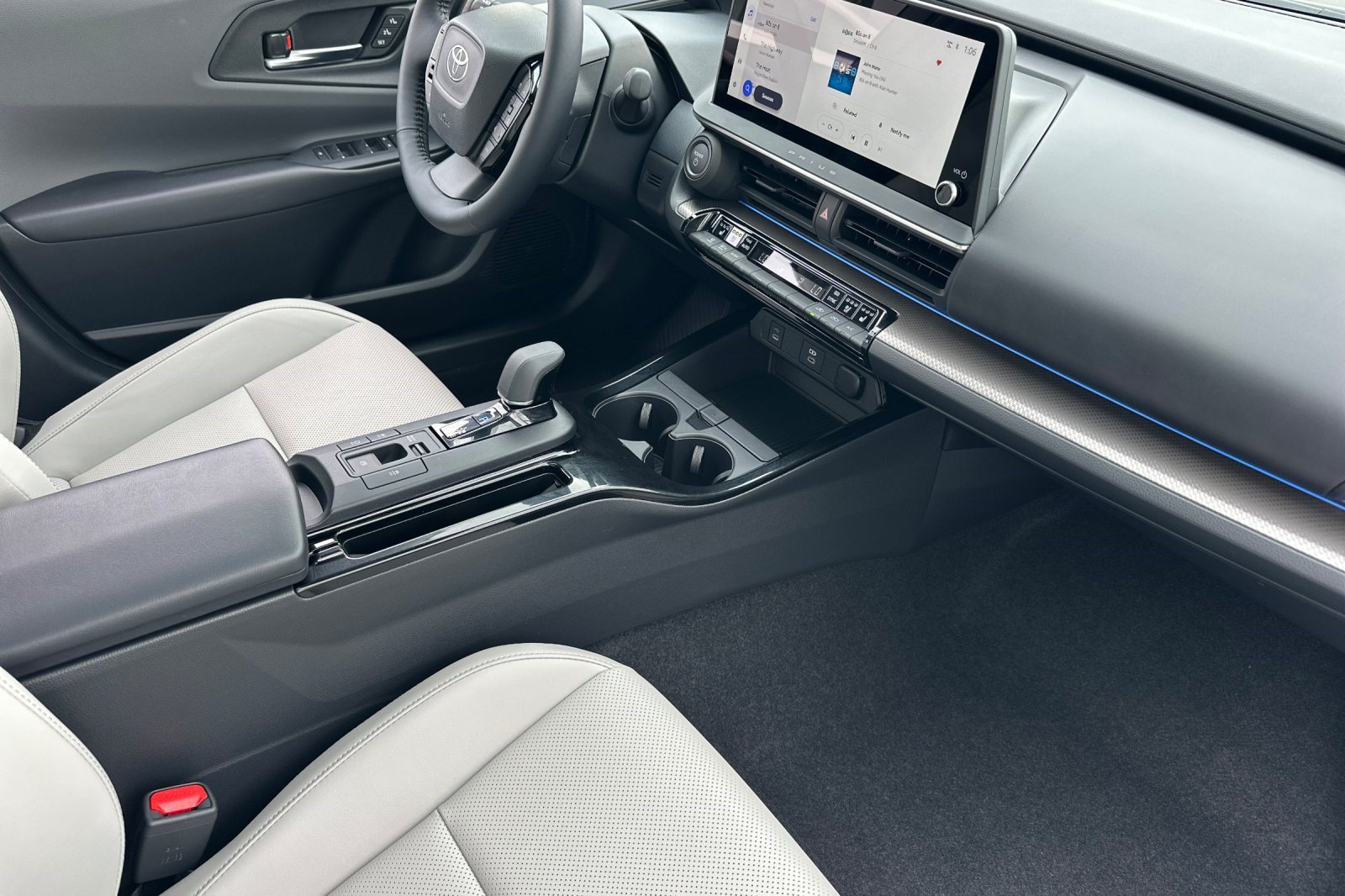 New 2027 Toyota Prius Limited AWD/4WD image 26