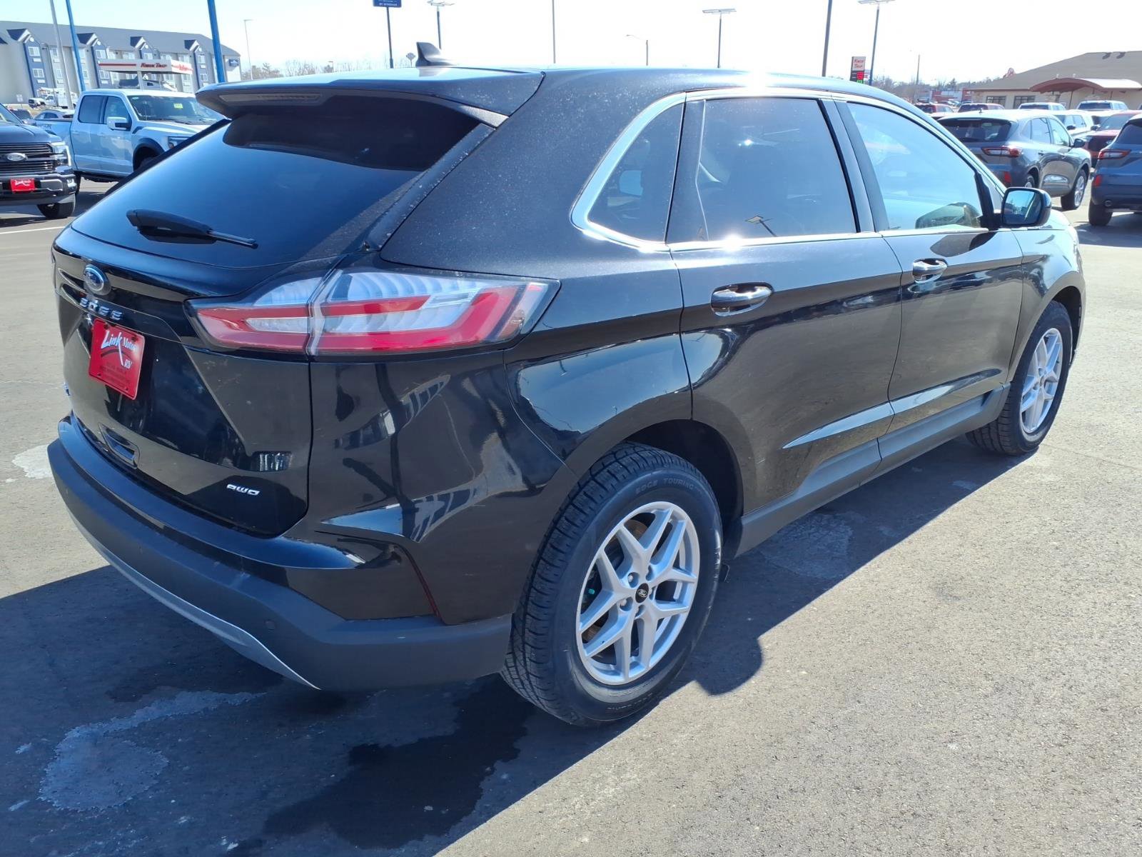 Used 2023 Ford Edge SEL image 6