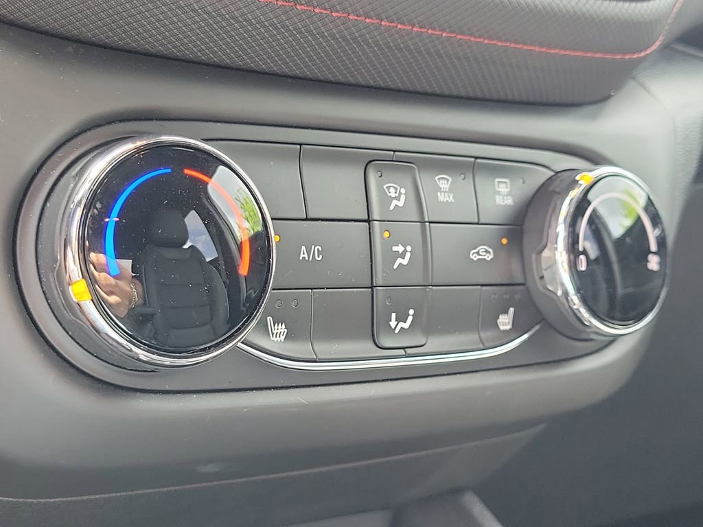 Used 2022 Chevrolet TrailBlazer RS image 27