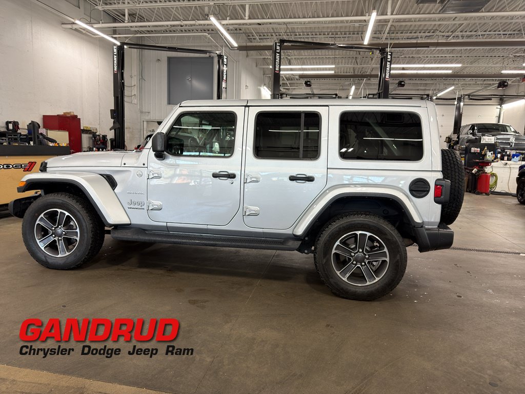 Used 2023 Jeep Wrangler Unlimited Sahara w/ Cold Weather Group AWD/4WD image 1