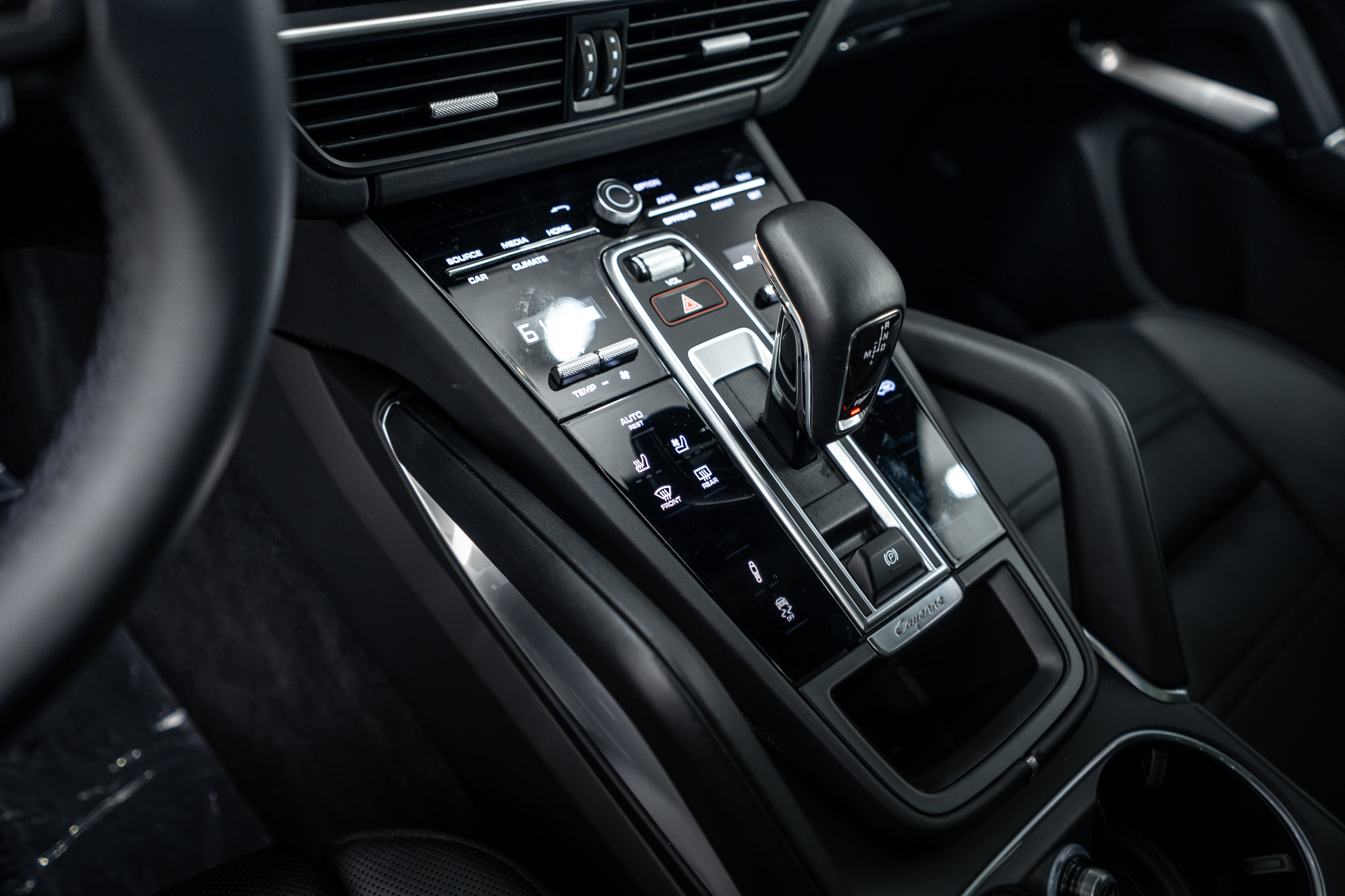Certified 2023 Porsche Cayenne Turbo AWD/4WD image 16